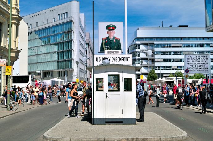 Le Checkpoint Charlie a été concevaient l'état