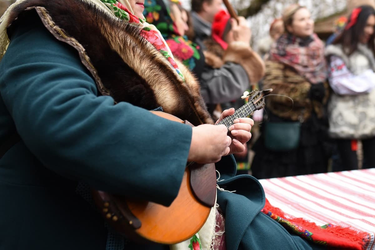 musique danses et costumes traditionnels