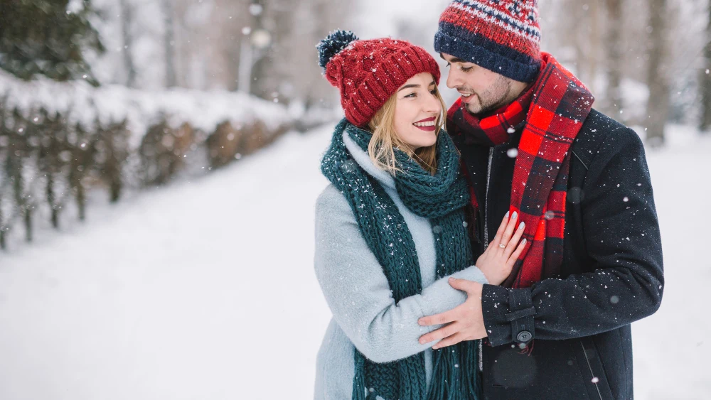 couple en escapade en hiver