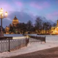 cavalier de bronze saint petersbourg sous la neige