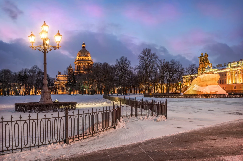 cavalier de bronze saint petersbourg sous la neige