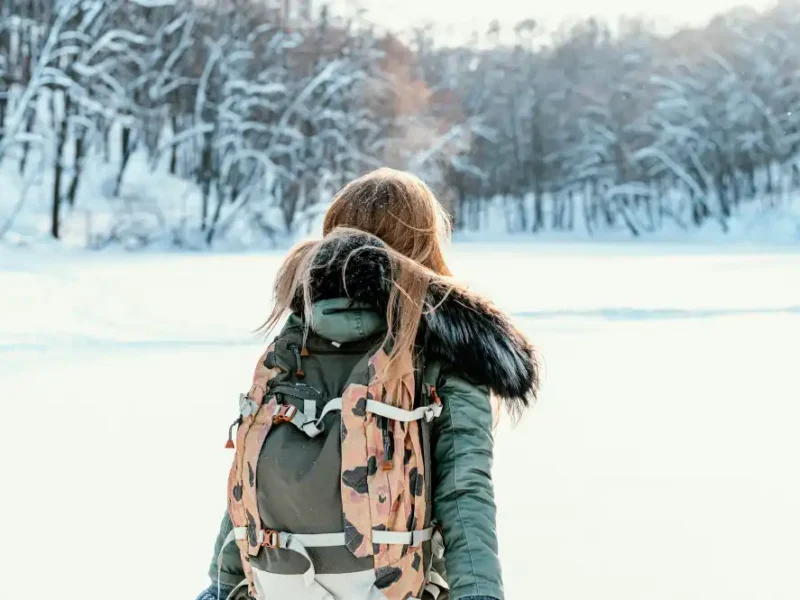 Voyageuse solo en hiver