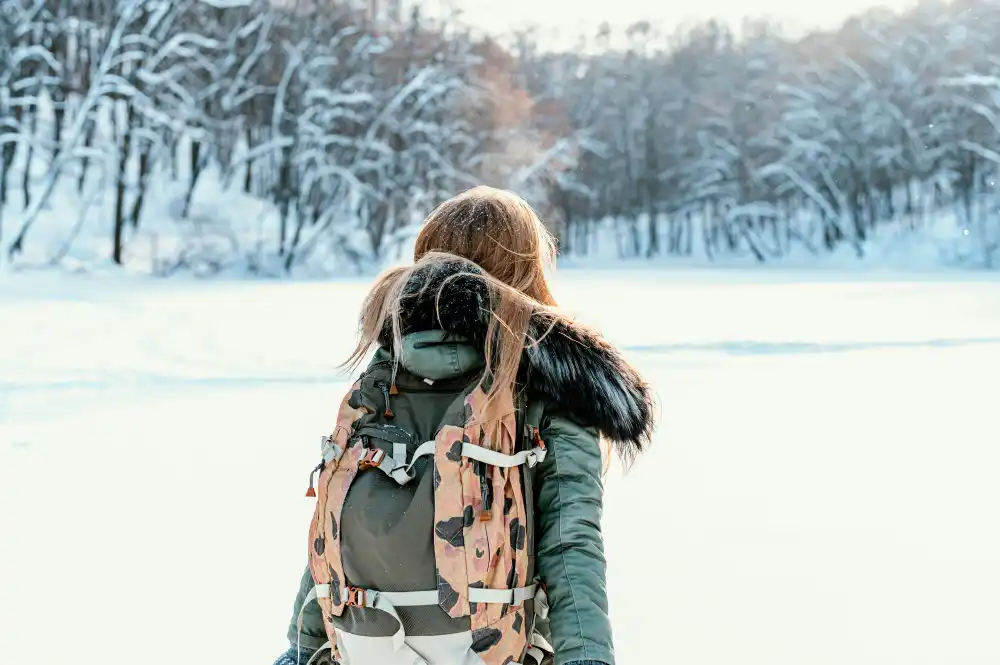 Voyageuse solo en hiver